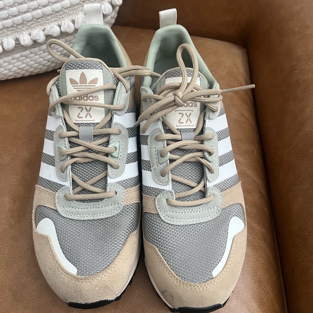 Adidas ZX size 9 Tan/Sage green